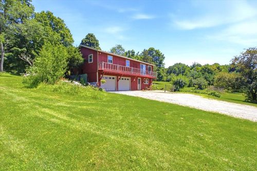 82 Puddingstone Rd, Pownal, VT, 05261-9700 | Card Image