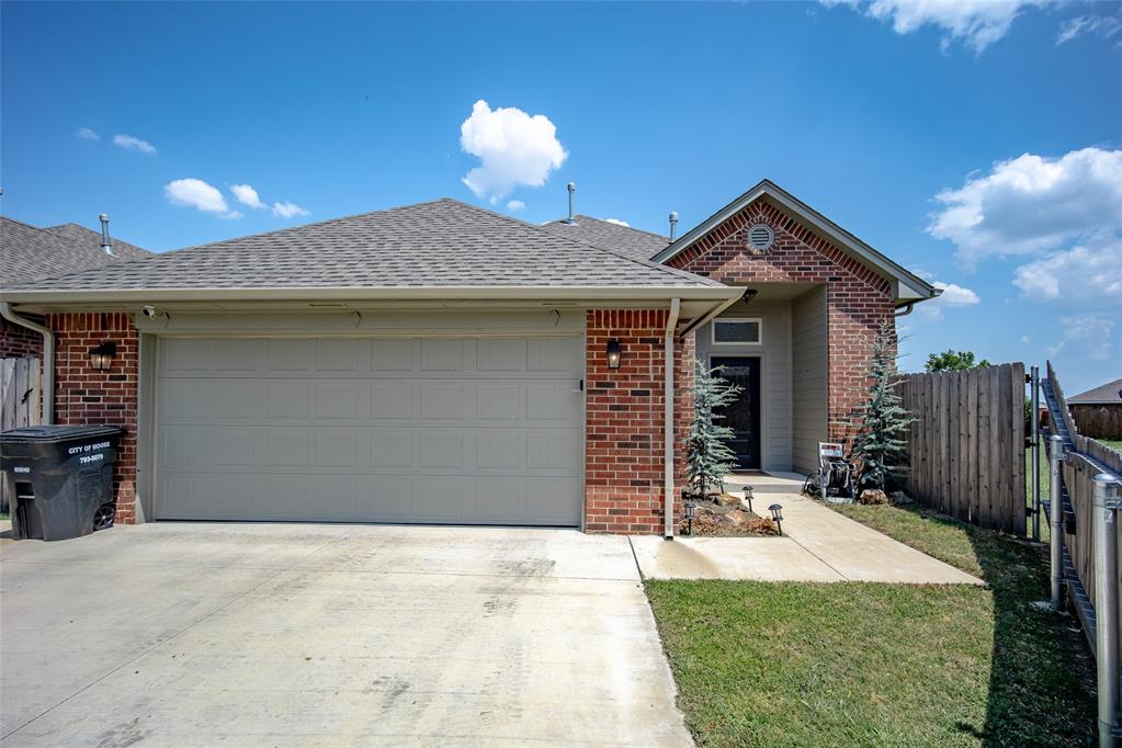 10th St, Moore, OK 73160