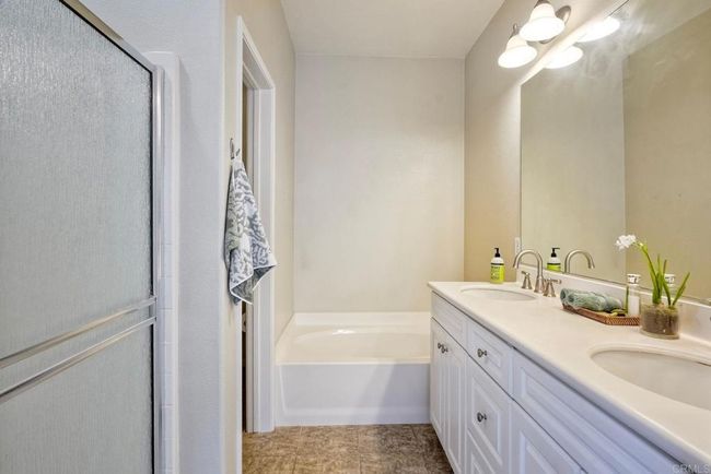 4049 Peninsula Dr, Condo with 3 bedrooms, 3 bathrooms and 2 parking in Carlsbad CA | Image 21