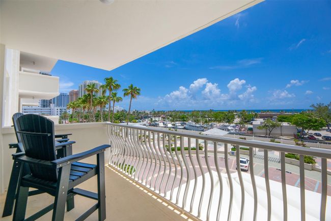 APT-404 - 1 Las Olas Cir, Condo with 2 bedrooms, 2 bathrooms and null parking in Fort Lauderdale FL | Image 4