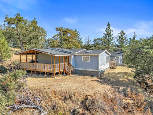 7670 E Antelope Rd, Eagle Point, OR, 97524 | Card Image