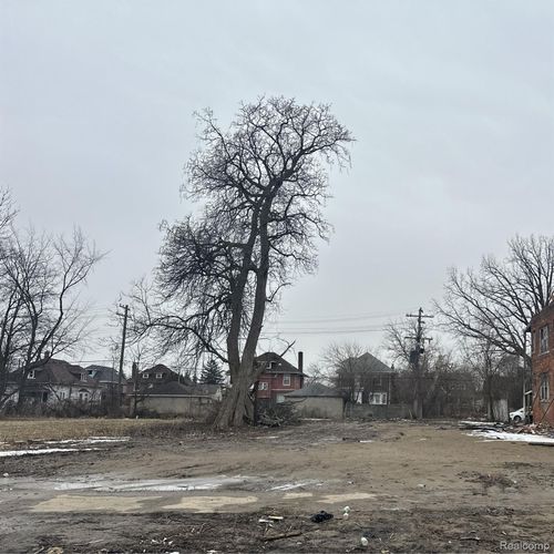 526 Harmon St, Detroit, MI, 48202-1332 | Card Image