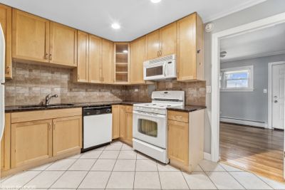 12 - 1101 Holiday Lane, Condo with 1 bedrooms, 1 bathrooms and 1 parking in Des Plaines IL | Image 3