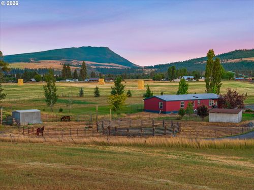 70775 Middle Rd, Elgin, OR, 97827-8215 | Card Image