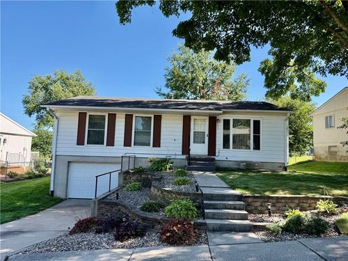 2403 College Ln, Saint Joseph, MO, 64503-1927 | Card Image