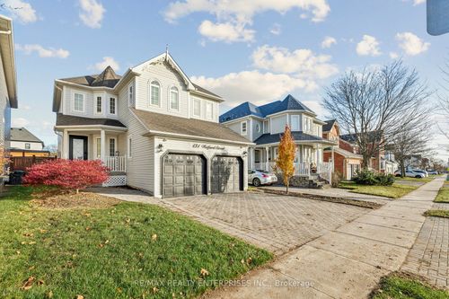 131 Watford St, Whitby, ON, L1M1H2 | Card Image