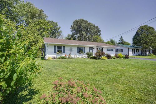 20 Oswego Ln, Plattsburgh, NY, 12901-6811 | Card Image