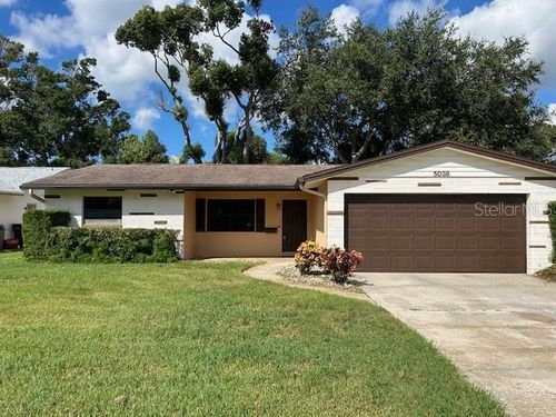 5038 54th Way N, St Petersburg, FL, 33709-3748 | Card Image