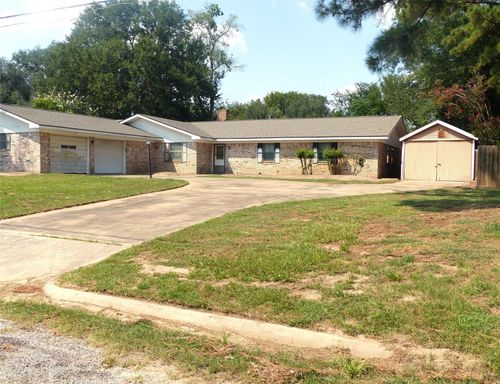 206 E Wolf St, Bellville, TX, 77418-2739 | Card Image