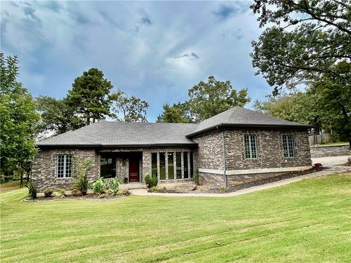 12 Live Oak Ln, Russellville, AR, 72802-9034 | Card Image