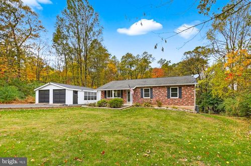 1844 Chestnut Hill Rd, MOHNTON, PA, 19540-8238 | Card Image