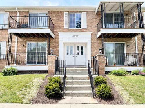 30703 Shiawassee Street, Farmington Hills, MI, 48336 | Card Image
