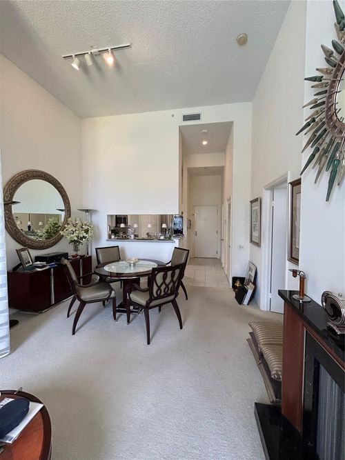 apt-301-701 Brickell Key Blvd, Miami, FL, 33131-2675 | Card Image