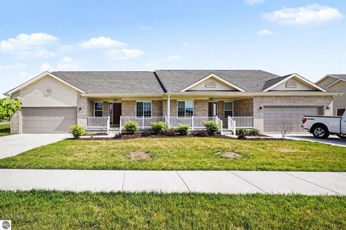 1717 Trenton Dr, Mt Pleasant, MI, 48858-8321 | Card Image