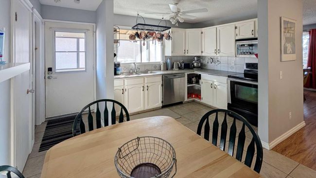 3503 Cedarille Drive Sw, House other with 5 bedrooms, 2 bathrooms and 2 parking in Calgary AB | Image 25