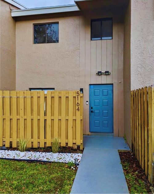 5164 S University Dr, Davie, FL, 33328-4513 | Card Image