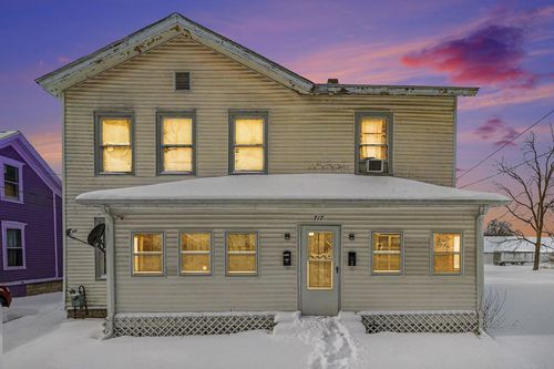 717 N Eaton St, Albion, MI, 49224-1216 | Card Image