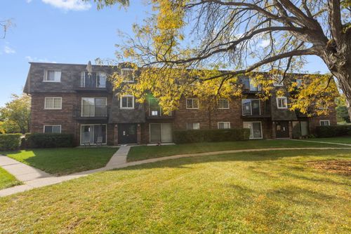 2w-9400 Bay Colony Dr, Des Plaines, IL, 60016-3671 | Card Image