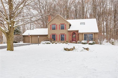 61 Corral Dr, Penfield, NY, 14526-9773 | Card Image
