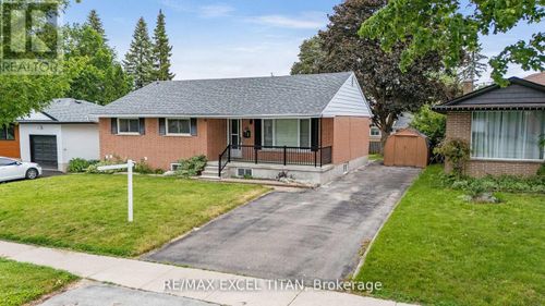 66 Marion Cres, Barrie, ON, L4M2L3 | Card Image