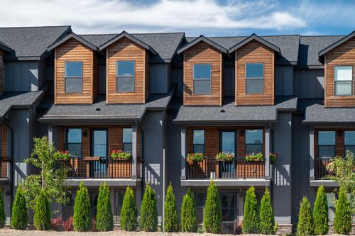 20530 Empire Ave, Bend, OR, 97701-5700 | Card Image