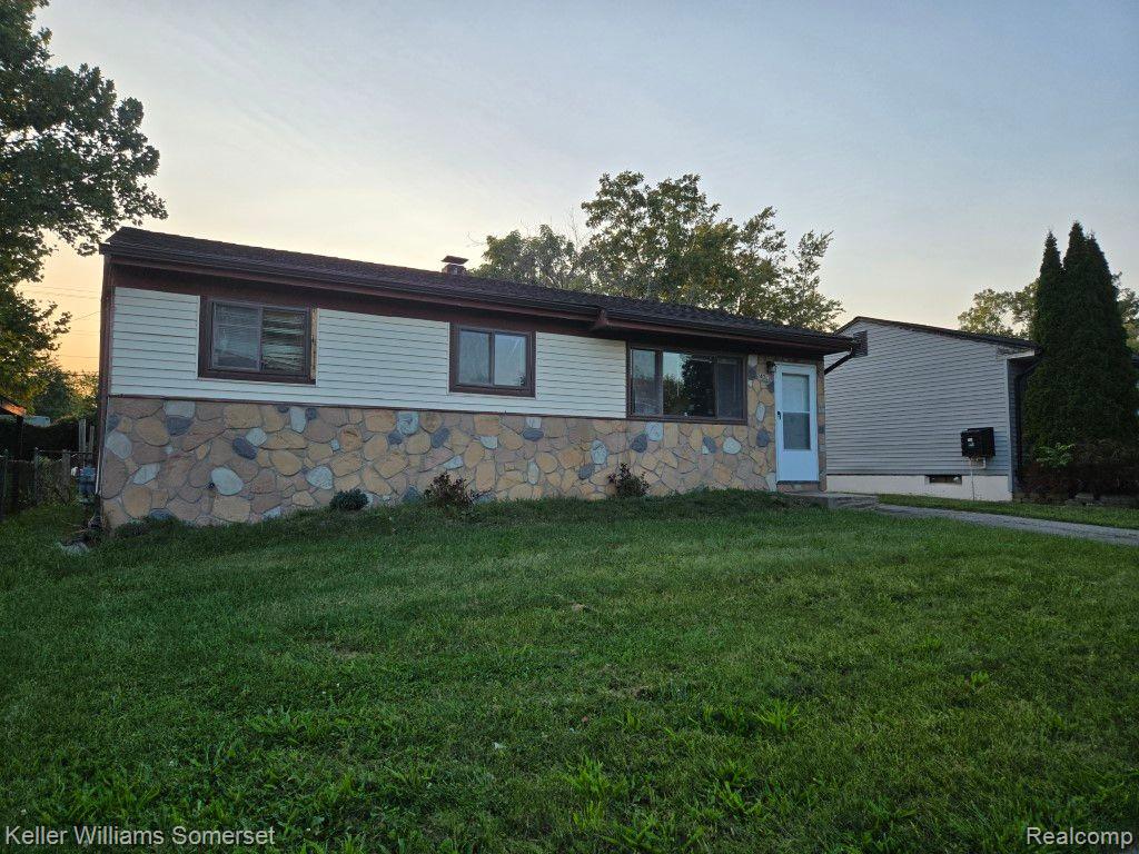 Maxwell Rd, Pontiac, MI 48342