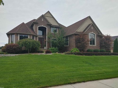 61276 Burningwood Dr, Washington Township, MI, 48094-1742 | Card Image