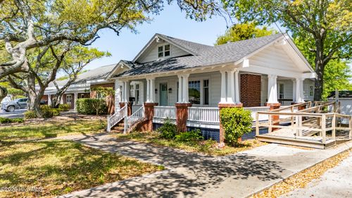 3014 Bridges St, Morehead City, NC, 28557-3330 | Card Image