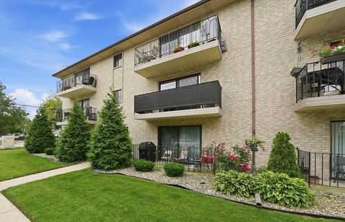 2b-9800 Sayre Ave, Chicago Ridge, IL, 60415-1120 | Card Image