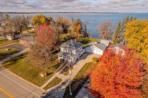 905 E Lake St, Osakis, MN, 56360-9003 | Card Image