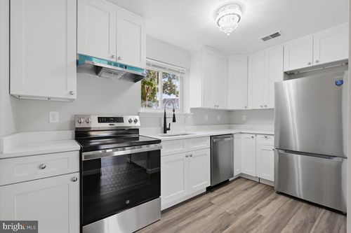 13831 Claret Ct, CHANTILLY, VA, 20151-3603 | Card Image