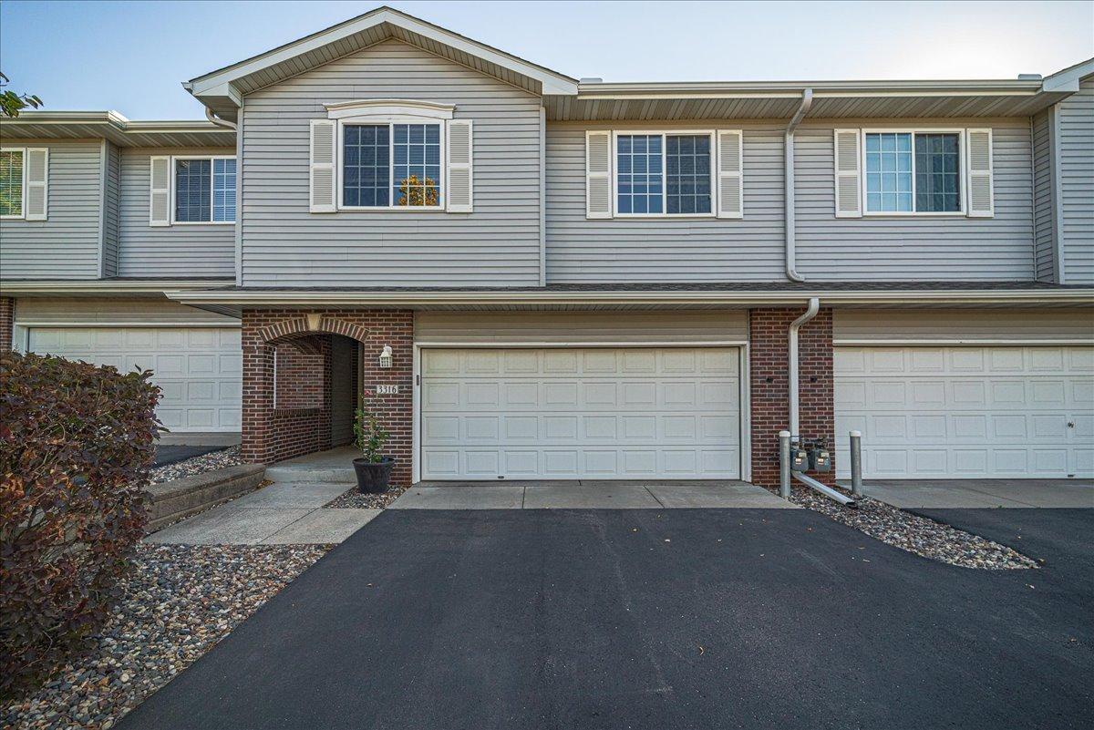 Glynwater Trl, Prior Lake, MN 55372