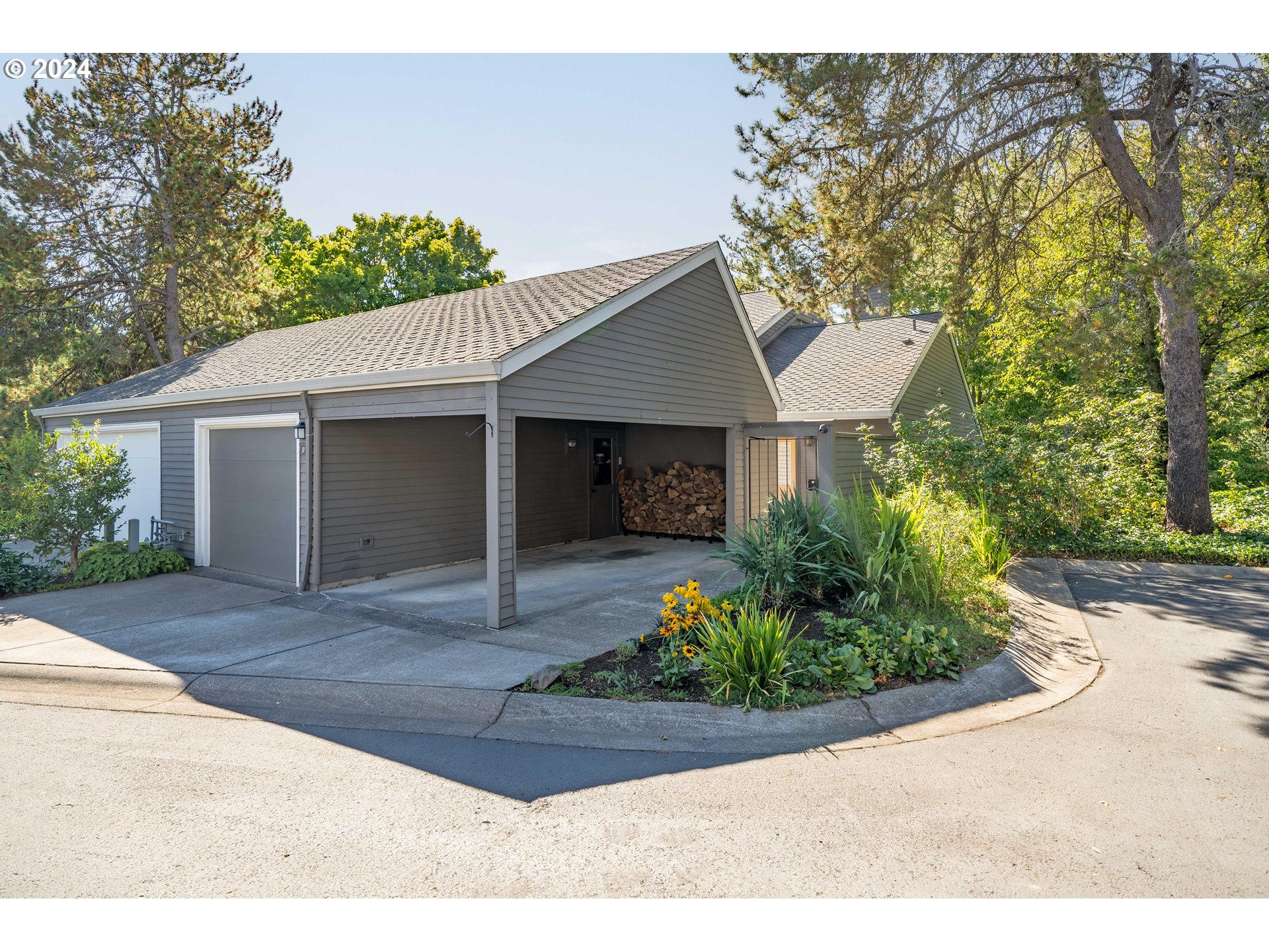 Greenridge Ct, Lake Oswego, OR 97035