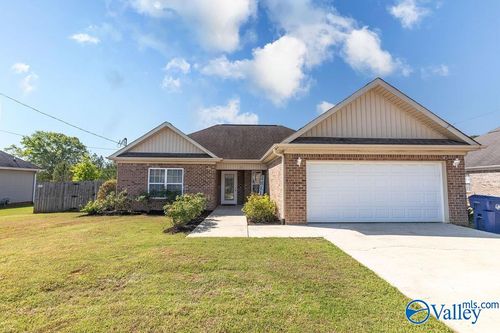 81 Center Ln, OXFORD, AL, 36203-3832 | Card Image