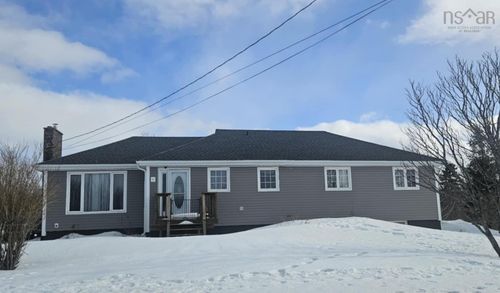 588 Lingan Rd, Sydney, NS, B1N3K2 | Card Image