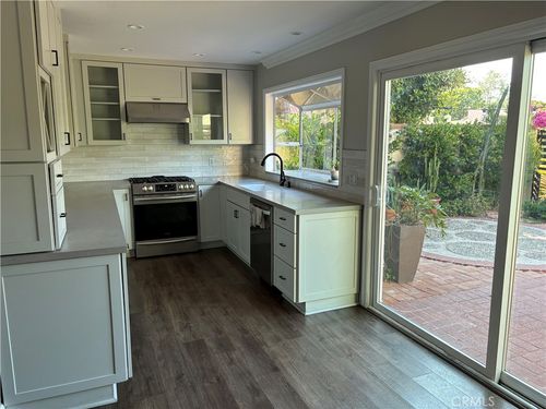 2214 Vista Hogar, Newport Beach, CA, 92660-4000 | Card Image