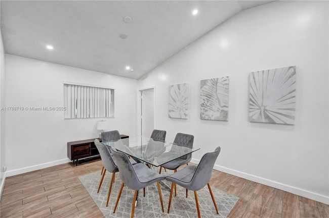 0 - 183 Sunflower Cir, House other with 4 bedrooms, 2 bathrooms and null parking in Royal Palm Beach FL | Image 7