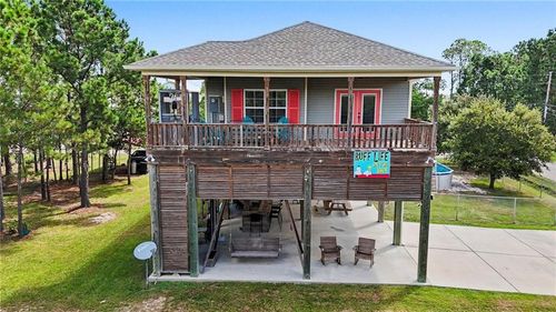 5009 Oklahoma St, Bay St. Louis, MS, 39520-7091 | Card Image