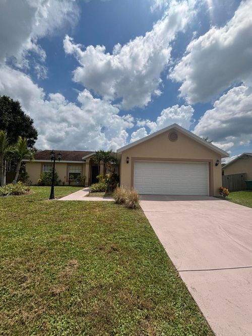 2274 Se Longhorn Ave, Port St. Lucie, FL, 34952-6814 | Card Image
