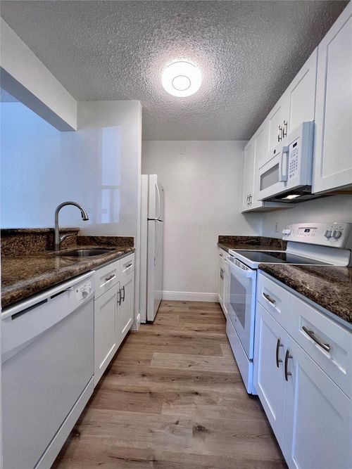 1013-1013 Meadows Cir, Boynton Beach, FL, 33436-8932 | Card Image