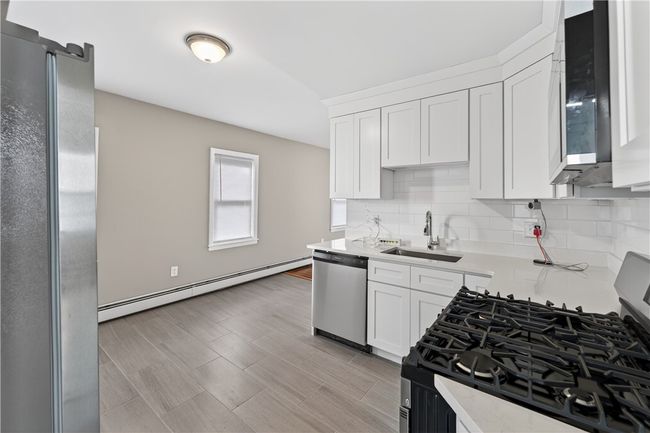 55 Warren St, Home with 5 bedrooms, 3 bathrooms and 5 parking in Providence RI | Image 5