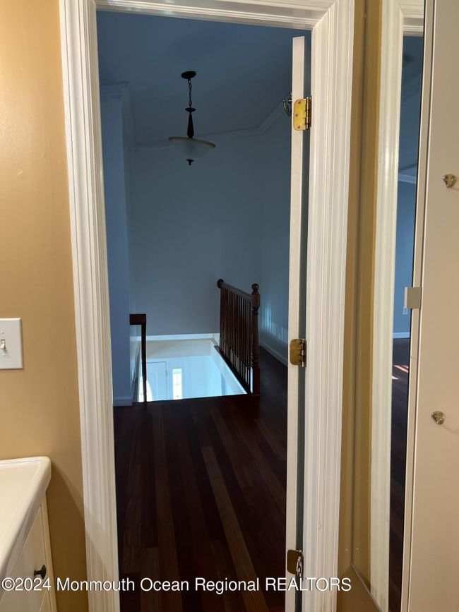 197 Cleveland Avenue, For Sale in Laurence Harbor Zoocasa