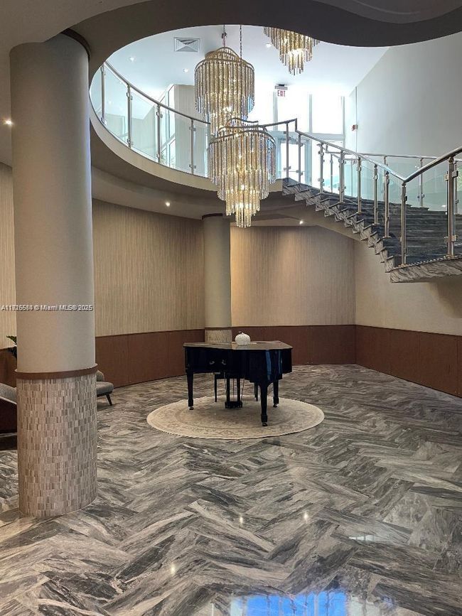 APT-514 - 5401 Collins Ave, Condo with 1 bedrooms, 2 bathrooms and null parking in Miami Beach FL | Image 9