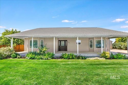 944 Milner St, Buhl, ID, 83316-1821 | Card Image