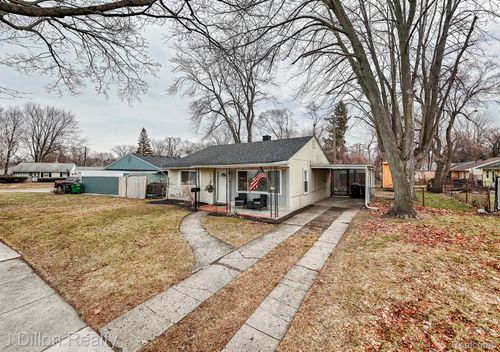 22730 Manistee St, Oak Park, MI, 48237-2951 | Card Image