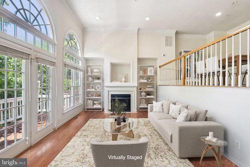 817 Oak Knoll Ter, ROCKVILLE, MD, 20850-8702 | Card Image