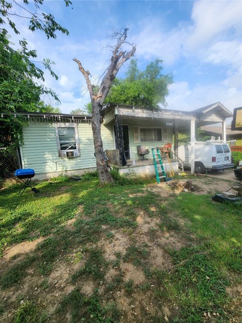 2821 Nw 31st St, Fort Worth, TX, 76106-5243 | Card Image