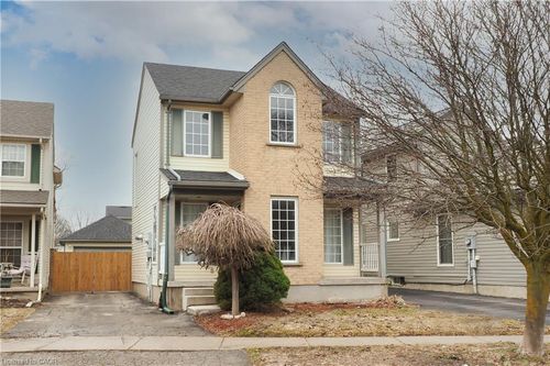 695 Jacob Lane, Waterloo, ON, N2V2A7 | Card Image