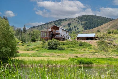 494 Rendezvouz Rd, Winthrop, WA, 98862 | Card Image