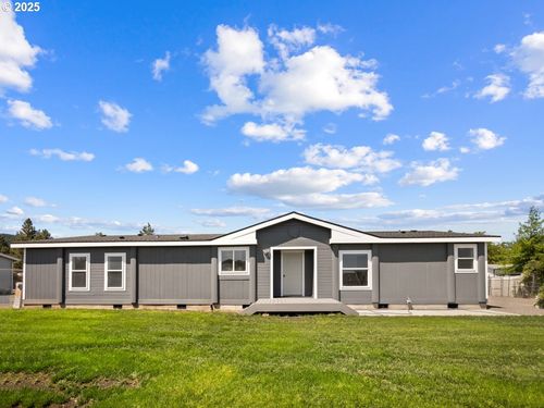 208 16th St, La Grande, OR, 97850-3480 | Card Image